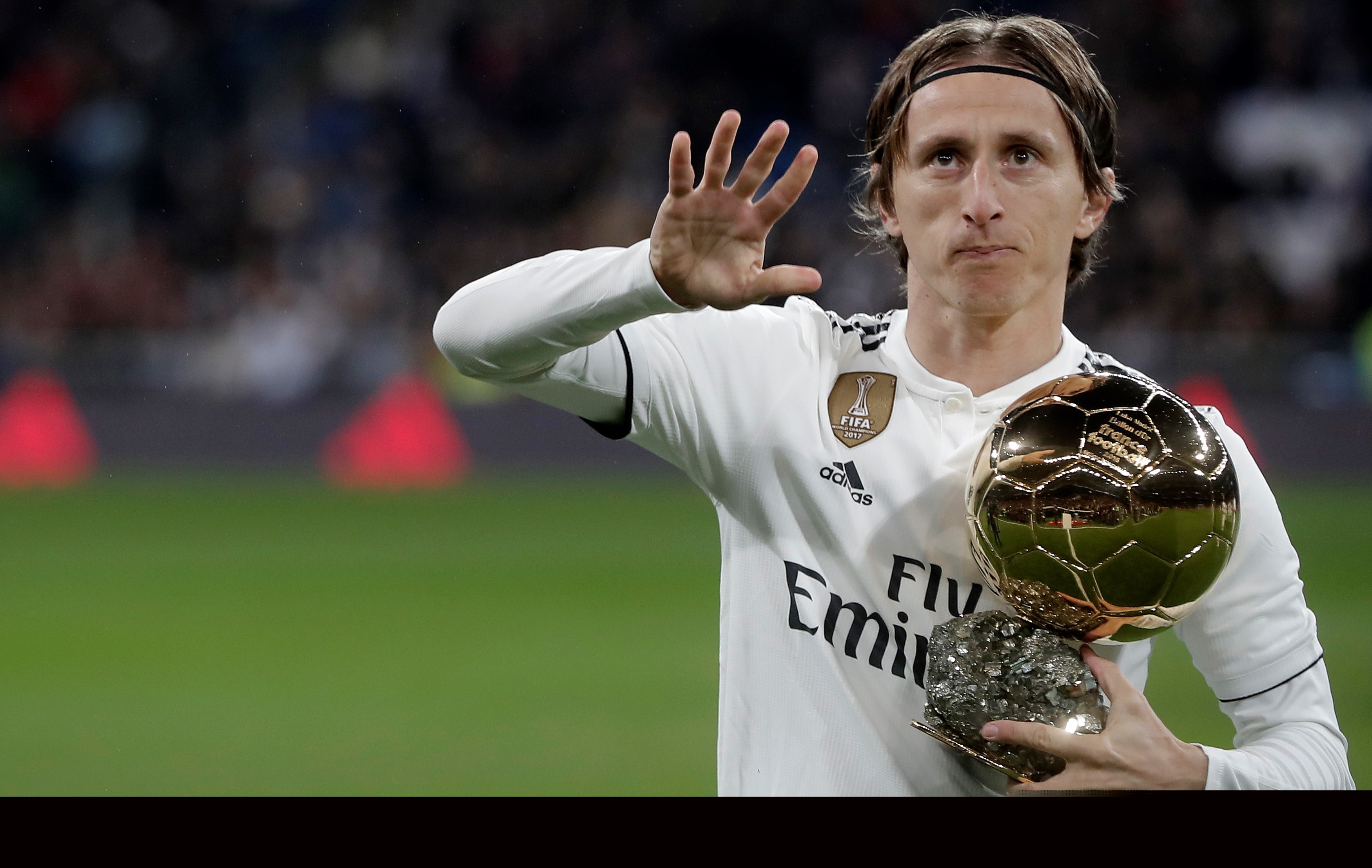 男篮传奇得分后卫曾对科比砍20分，800度近视神准投篮