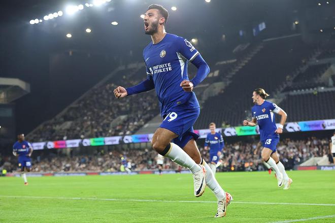 B席48次英超助攻超越阿圭罗，曼城队史仅次于丁丁和D席